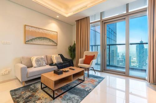 Near Dubai Mall PoolAccess SunSetView KingBed - image 3