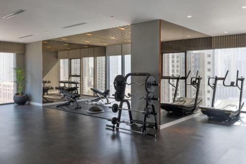 Near Dubai Mall PoolAccess SunSetView KingBed - image 10