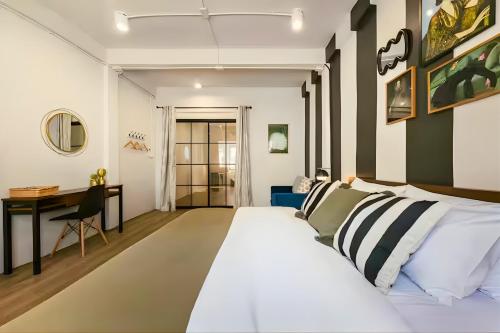 Industrial Loft Sukhumvit 3-Bedroom Designer House - 2 Min to BTS Bang Chak, Bangkok (foto 11)