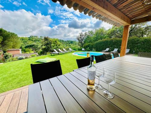 Villa Golfe de Saint Tropez in קוגולין