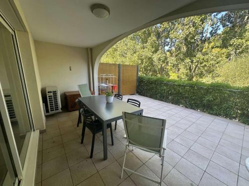 Grand T2 proche plage - Location saisonnière - Six-Fours-les-Plages