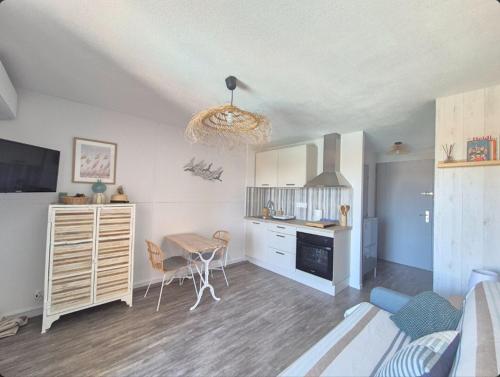 studio59, climatisé, parking, piscine, vue, wifi gratuit