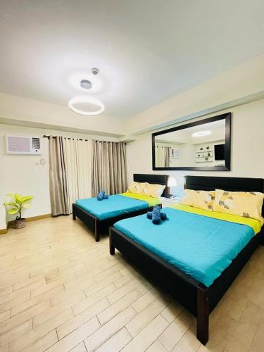 Exective Studio in 24th Floor of Manhattan Plaza in Santolan