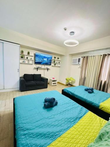 Exective Studio in 24th Floor of Manhattan Plaza in Santolan