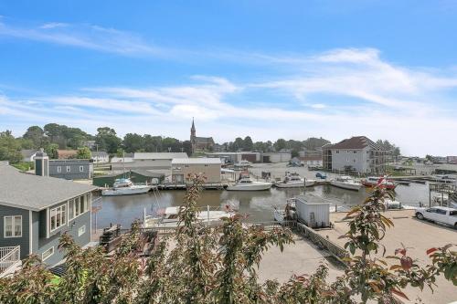 River's Edge Condominiums Unit 4 - image 13