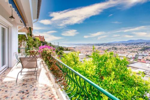 Beautiful villa with panoramic view over Nice, Niza (foto 9)