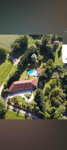 Dépendance pour 1 à 4 pers au calme dans propriété gîte à louer Pirajoux