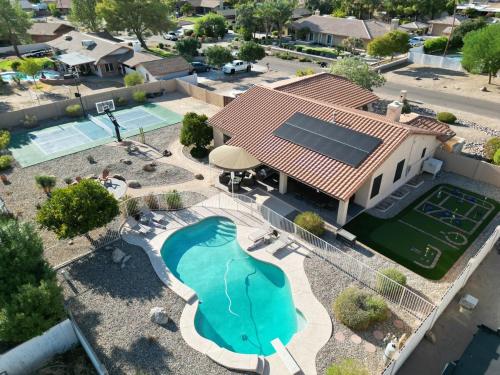 Glendale Paradise - Pool - Pickleball - Putt-Putt – khách sạn tại Bắc Glendale