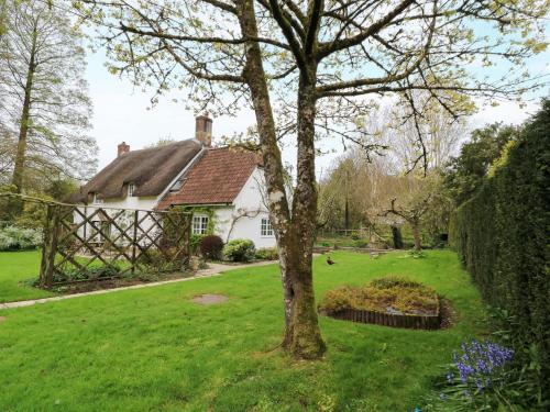 A szálláshely kívülről, Plush Cottage in Piddletrenthide