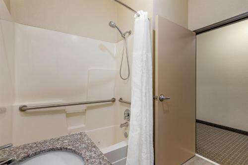 Best Western Big Spring Lodge - image 24