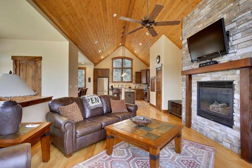 Slopeside Luxury Villa #126 Next To Resort With Steam Shower & Amazing Views - 500 Dollars Of FREE Activities & Equipment Rentals Daily in Winter Park, USA