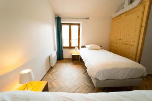3 bedrooms, 5 beds