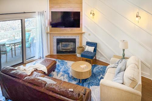Condo with Lake Views 5 Mi to Branson Strip! in Branson, USA