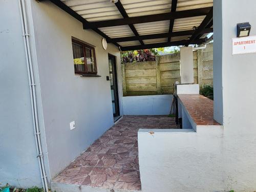 VILLA HOLIDAYS - 16A Berea Road Margate in Margate