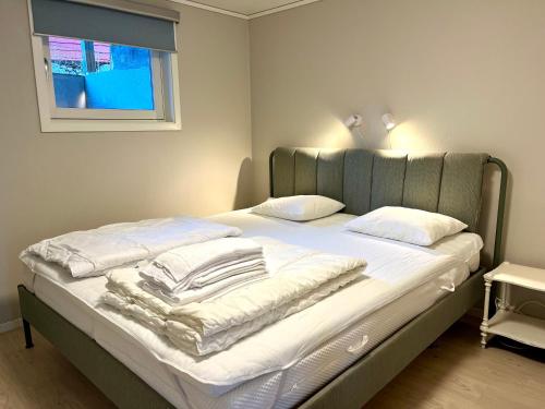 Villa Holmen, ground floor apartment in Balestrand City Center