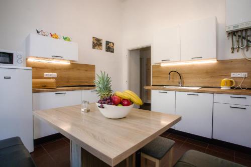 Kitchen, Cuba Bar & Hostel in Ceske Budejovice