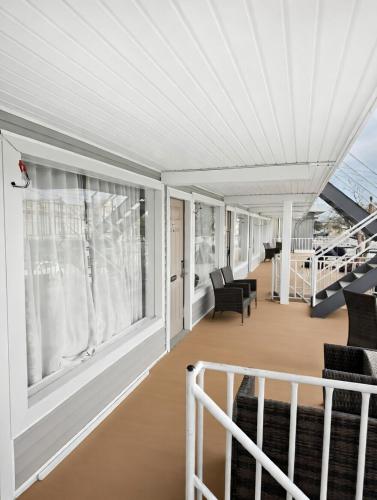 Sunset Beach Hotel - image 33