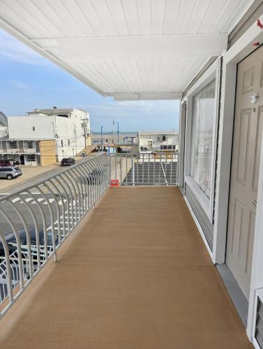 Sunset Beach Hotel - image 34