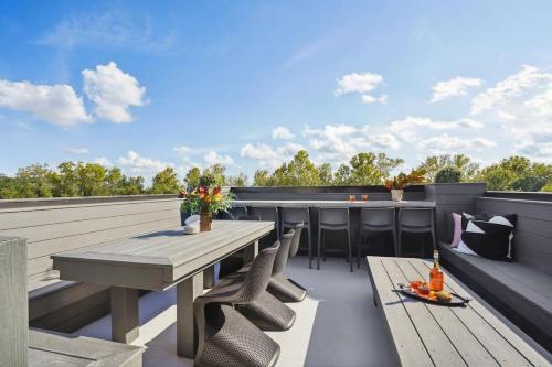 Peaceful Bywater Home with Heated Pool Quiet Stay - image 5