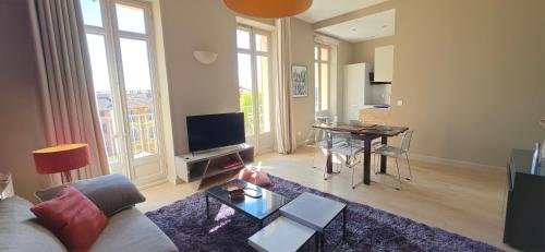 Premium apartment Air conditioning Garage Quiet Lift Aix center