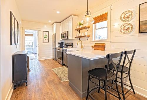 Kildahl House - Boutique Farmhouse Suite #2 in West Dundee (IL)