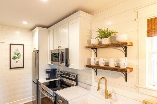 Kildahl House - Boutique Farmhouse Suite #2 in West Dundee (IL)