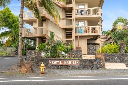 Royal Kahili B204 AC Across From Lyman’s/Banyans - image 4