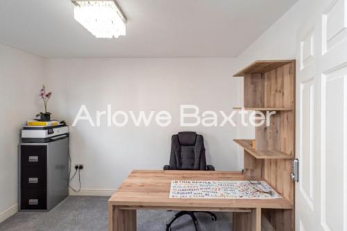4 bedrooms, 5 beds