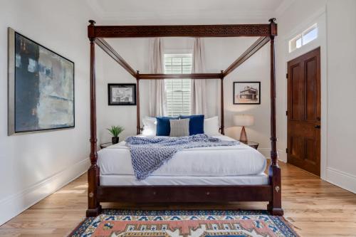 Gorgeous Upscale Home with Pool Garden District - image 7