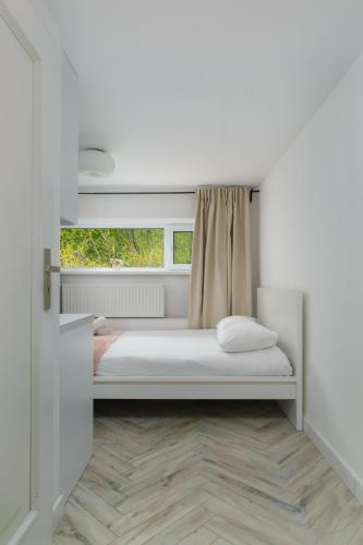New Apartment On Batorego, Metro, Centre , Wi-Fi - by HIK Apartments, Warszawa
