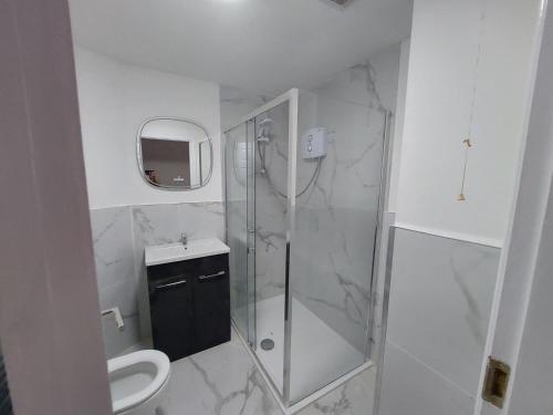 Greenmount - 1 Bed Apartment in Ναάς