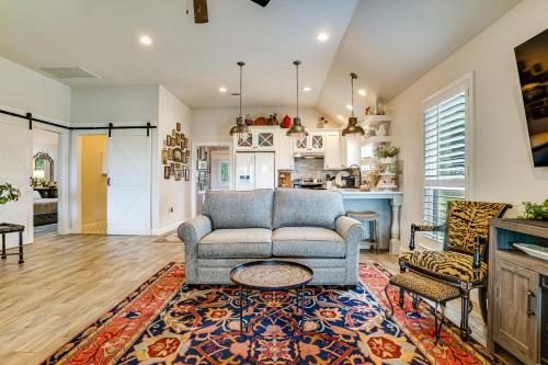 Backyard Bungalow w/ Pool & Country Views in Argyle (TX)