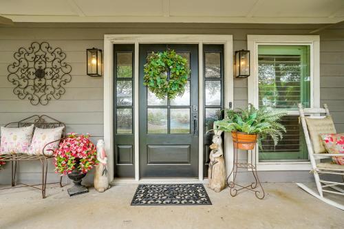 Backyard Bungalow w/ Pool & Country Views in Argyle (TX)