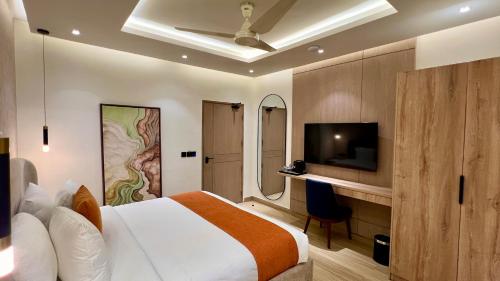 Aurhom By Royal Inn - image 10