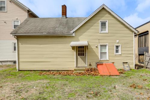 Near I-95 & Rhode Island Border! Pet-Friendly Home in 波塔基特 (RI)
