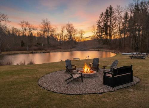 . Chic Renovated Chalet with Private Pond