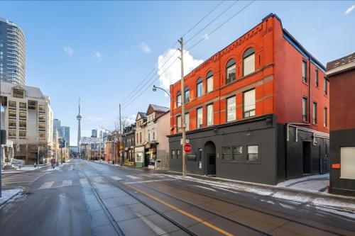 The McCaul by Casa Hotels Downtown Suite Near AGO - image 2