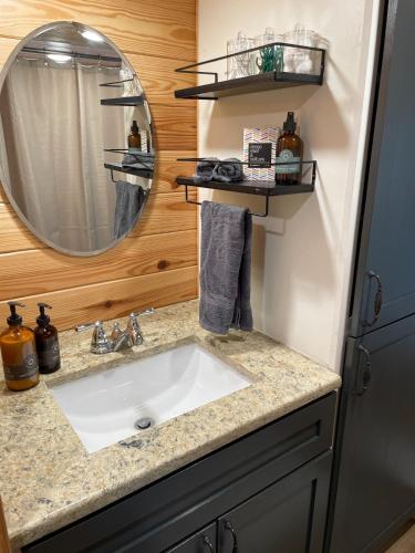 The Self-Care Tiny Cabin in Parsons (TN)