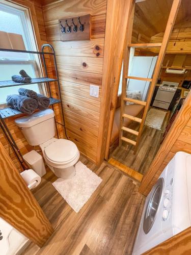 The Self-Care Tiny Cabin in Parsons (TN)