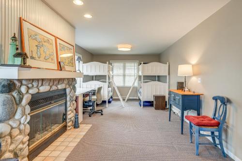 Cottage w/ Private Beach + Fire Pit in Manistee!, Manistee (fotografie 7)