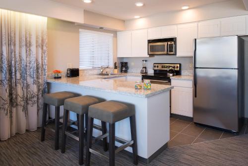 廚房, 藍天飯店 (Hotel Azure) in 南太浩湖(CA)