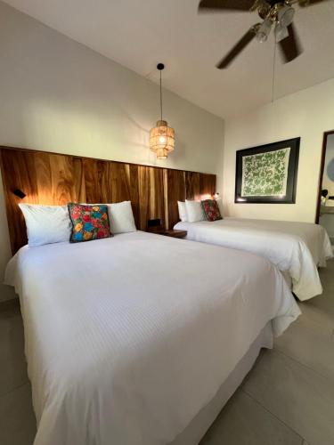 2 double beds