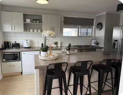 Relax at Jollie-Cozy 3-Bedroom Home, Central Twizel, Twizel