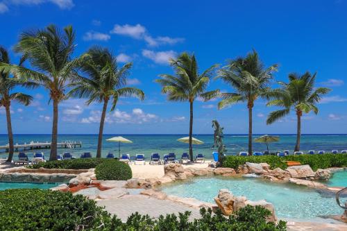 Swimming pool, The Reef Beach Resort, East End, Grand Cayman in Grand Cayman