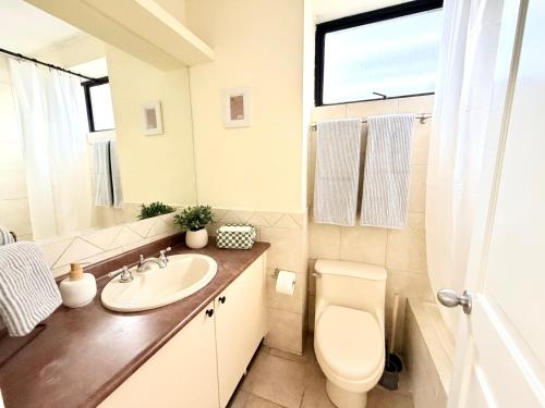 Stylish Spacious Suite near La Carolina Park - Quicentro Prime Location - image 2