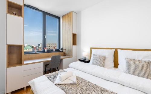 Modern City View Apt FREE Parking - image 5