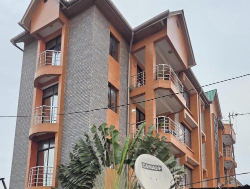 DAVAROXE Appartements Lingwala RTNC – khách sạn tại Lukunga