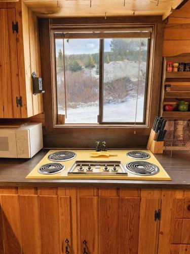The Cabin at Griffin Falls in East Glacier Park (MT)