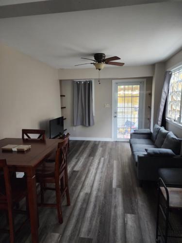 Island Vibes 2 Bedrooms1Bath in Charlotte Amalie West