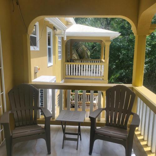 Island Vibes 2 Bedrooms1Bath in Charlotte Amalie West